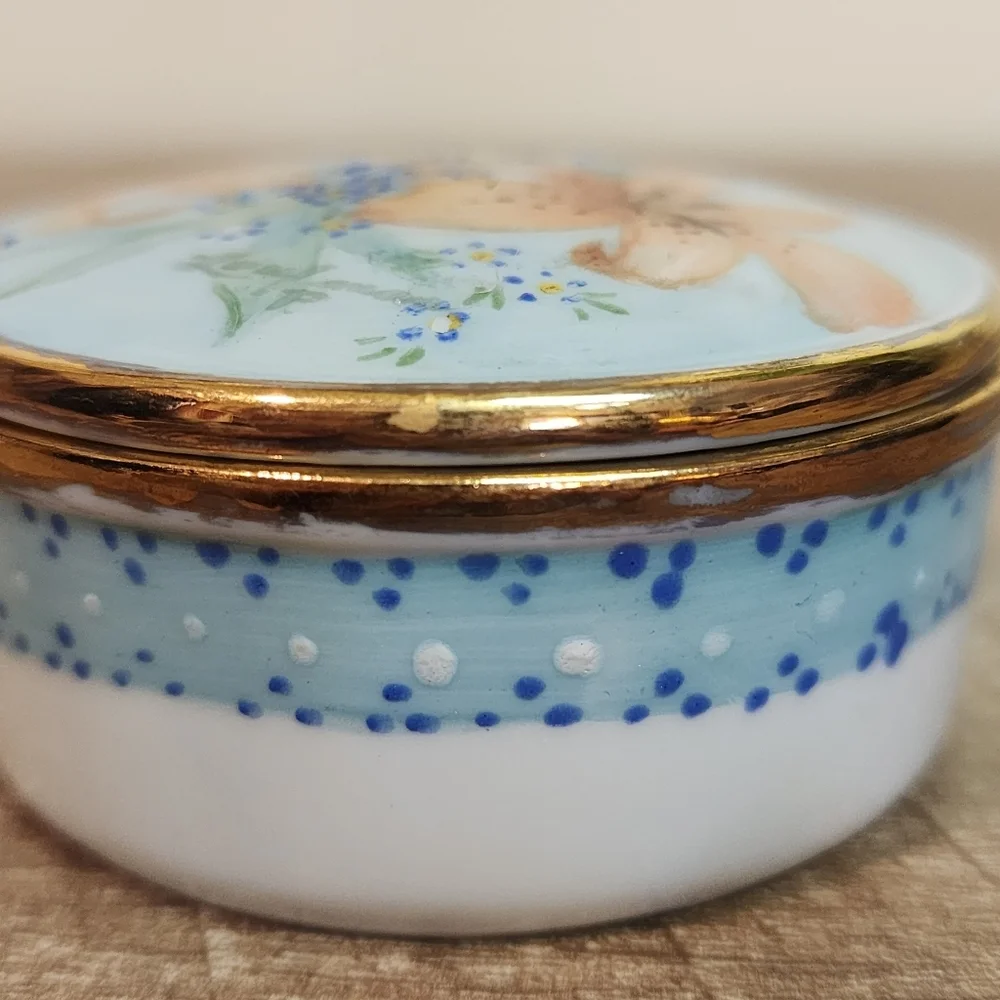 Antique Hand Painted Signed Round Porcelain Trinket Box Floral Day Lilies Relief